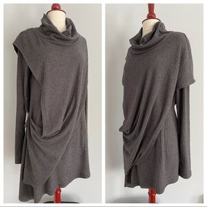 Asymmetrical 2-layer Cowl Neck Tunic in gray M